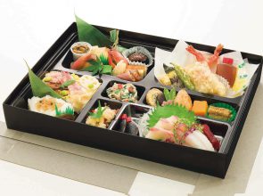会席料理 (吸物付)
